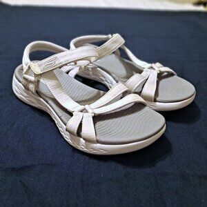 SKECHERS WOMEN'S ON-THE-GO 600 BRILLIANCY SPORT SANDALS sz 9 WHITE/GRAY